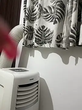 safadinhaputinha69 online show from February 24, 2026, 10:54 pm