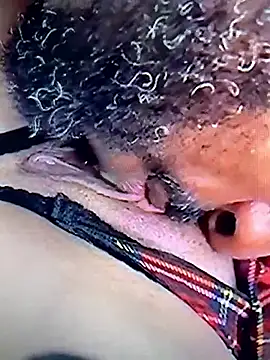 safadinhaputinha69 online show from February 23, 2026, 1:23 pm