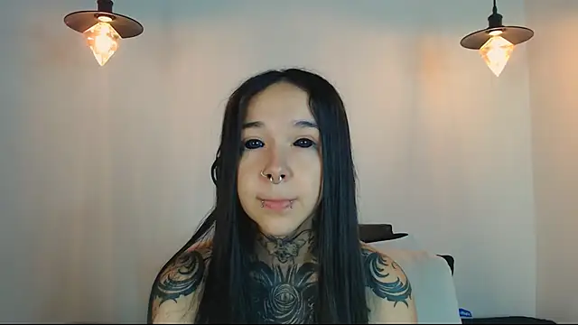 Snapshot of alien_eyes09 chatting on February 20, 2026, 6:19 am alien eyes09 online show from February 20, 2026, 6:19 am