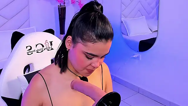 Rose jener06 online show from July 15, 2026, 11:23 pm