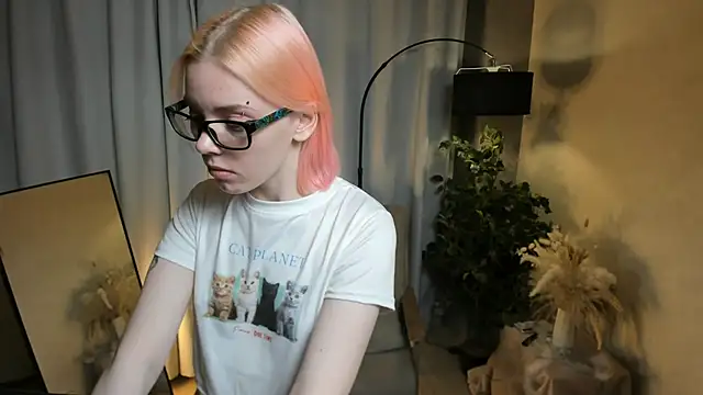 RonniHang online show from February 17, 2026, 1:14 am