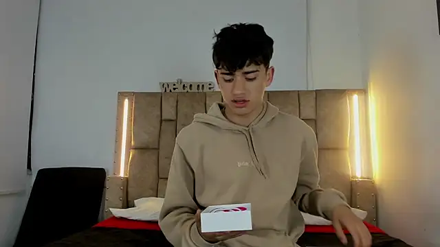 Noir Sebas online show from March 28, 2026, 4:13 am