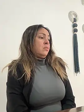 leona-david online show from May 11, 2026, 6:05 pm
