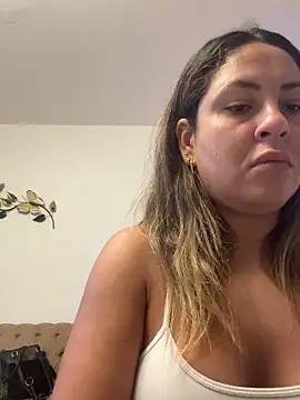 leona-david online show from April 3, 2026, 2:45 pm