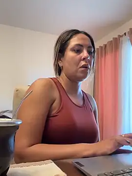 leona-david online show from April 10, 2026, 7:32 pm