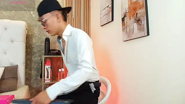 Dark Nico online show from April 14, 2026, 3:55 am