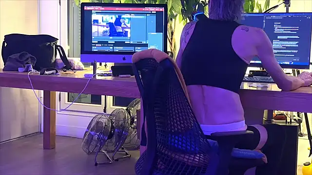 Snapshot of irohsako chatting on April 15, 2026, 8:31 pm irohsako online show from April 15, 2026, 8:31 pm