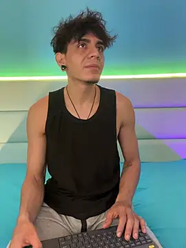 abrilandjulian online show from March 24, 2026, 11:43 am