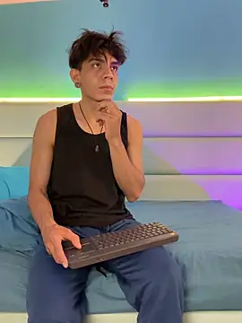 abrilandjulian online show from March 21, 2026, 12:09 pm