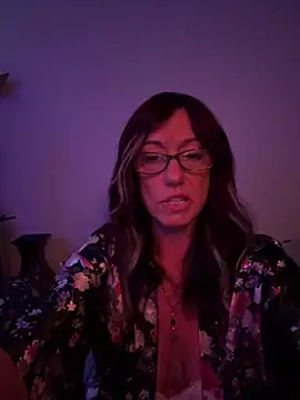 Snapshot of Trophy_Milf chatting on February 13, 2026, 11:10 am Trophy Milf online show from February 13, 2026, 11:10 am