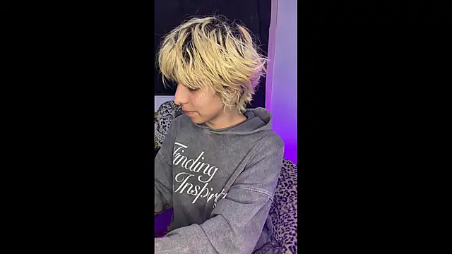 prince oliverr online show from April 9, 2026, 3:19 am