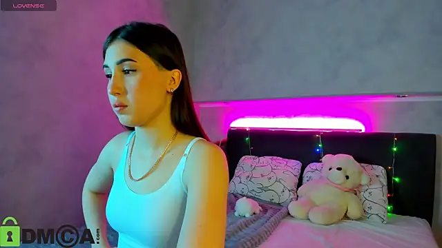 Emily Lews online show from March 25, 2026, 1:06 am