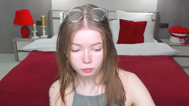 Snapshot of Violetta__Dreams chatting on April 25, 2026, 11:24 am Violetta Dreams online show from April 25, 2026, 11:24 am