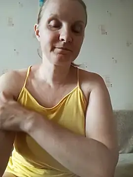 Snapshot of SusanGold9211 chatting on July 20, 2026, 9:49 am SusanGold9211 online show from July 20, 2026, 9:49 am