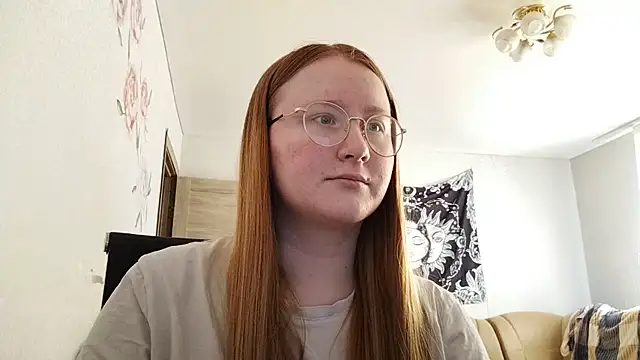 AnikaLipps online show from May 27, 2026, 4:47 pm