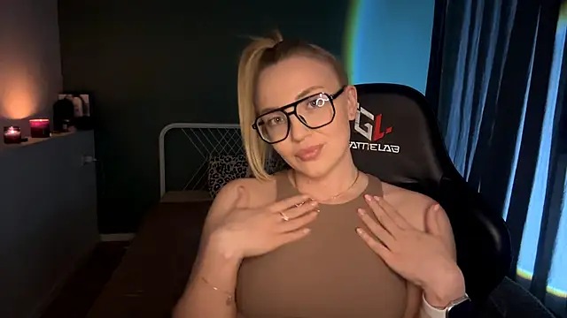 Snapshot of Miabby3 chatting on February 25, 2026, 6:30 pm Miabby3 online show from February 25, 2026, 6:30 pm