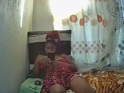 Darkbeauty27 online show from May 3, 2026, 1:25 pm