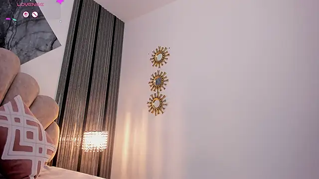 LunaVelour13 online show from April 15, 2026, 7:40 pm