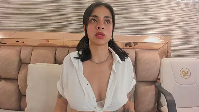 Snapshot of annie_shine_ chatting on February 20, 2026, 11:56 am annie shine online show from February 20, 2026, 11:56 am