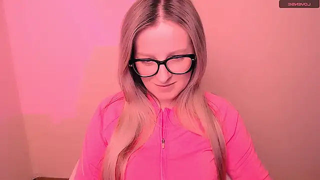 Snapshot of AnnePeach chatting on February 21, 2026, 5:04 pm AnnePeach online show from February 21, 2026, 5:04 pm