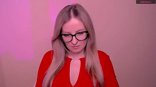 AnnePeach online show from March 10, 2026, 5:39 pm