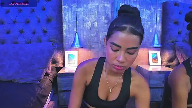 ninareyes online show from February 16, 2026, 9:34 pm