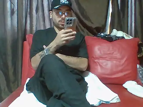 Snapshot of Karamel444 chatting on February 24, 2026, 10:54 pm Karamel444 online show from February 24, 2026, 10:54 pm