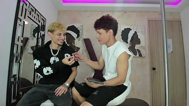 Snapshot of YOUNG_BOYS_HELL chatting on July 9, 2026, 1:28 am YOUNG BOYS HELL online show from July 9, 2026, 1:28 am