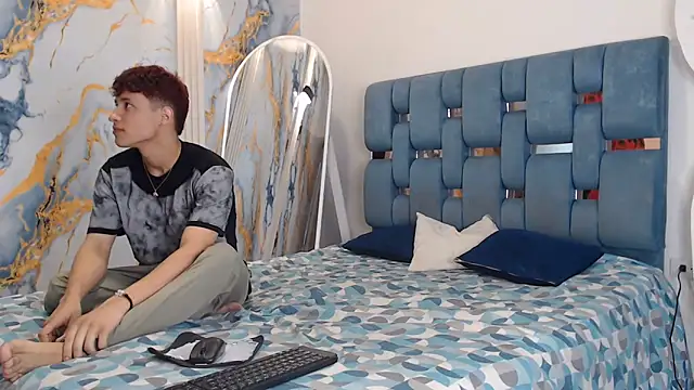 Snapshot of YOUNG_BOYS_HELL chatting on June 17, 2026, 1:49 am YOUNG BOYS HELL online show from June 17, 2026, 1:49 am
