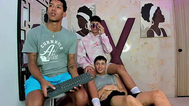 GREEN BOYS online show from March 16, 2026, 1:57 am