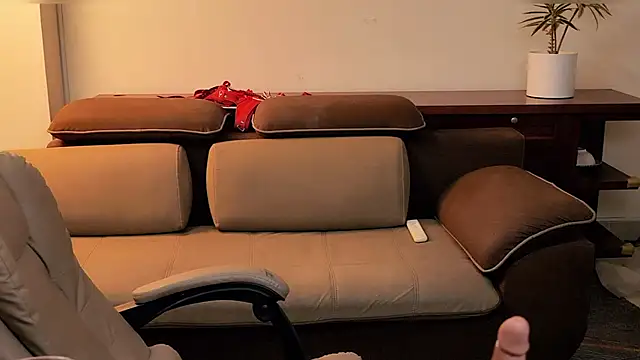 Pitien 2k7 online show from March 30, 2026, 5:14 pm