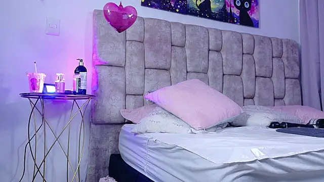 MiiaBlumm  online show from February 24, 2026, 11:27 pm