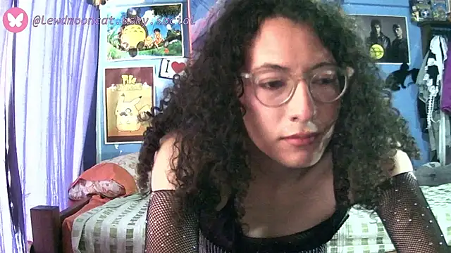 Snapshot of lewd_mooncat chatting on April 15, 2026, 10:10 pm lewd mooncat online show from April 15, 2026, 10:10 pm