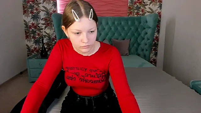 Snapshot of LauraBev chatting on February 21, 2026, 2:30 pm LauraBev online show from February 21, 2026, 2:30 pm