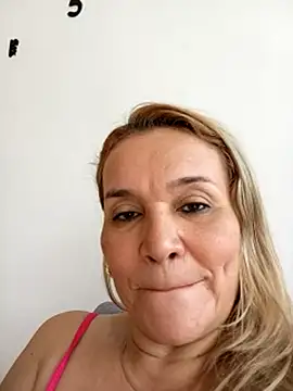 charlotte milf30 online show from March 8, 2026, 2:31 pm