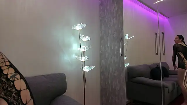 Snapshot of Natasha-Moon chatting on March 2, 2026, 8:27 pm Natasha-Moon online show from March 2, 2026, 8:27 pm