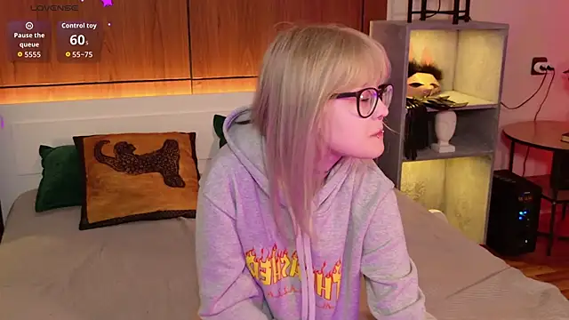 MoliQin online show from April 9, 2026, 7:25 am