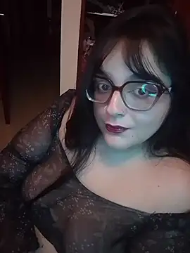 daphneev online show from May 11, 2026, 7:21 am