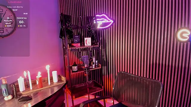 Maximoking26 online show from April 19, 2026, 1:50 am