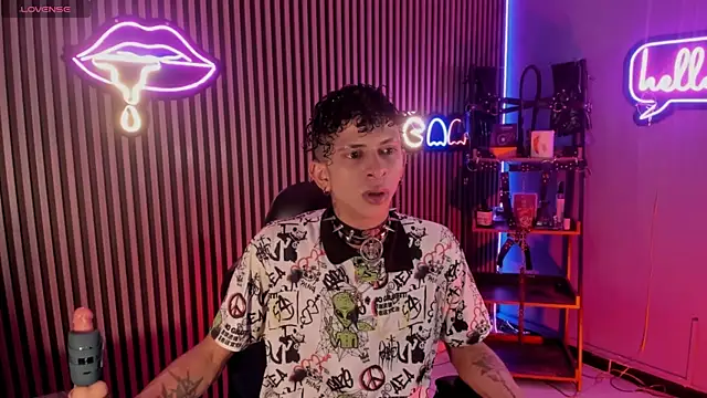 Maximoking26 online show from April 10, 2026, 11:56 pm