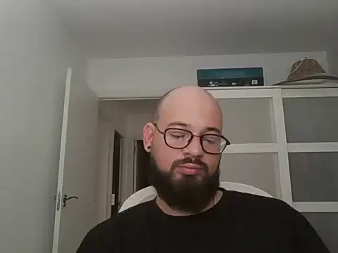 lachy2410 online show from July 14, 2026, 9:36 am