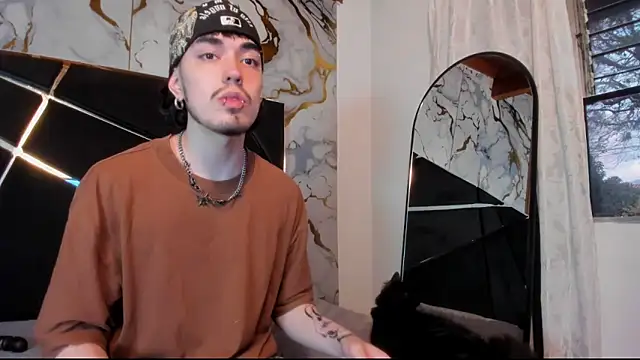 Couple In Heat online show from March 31, 2026, 8:33 pm