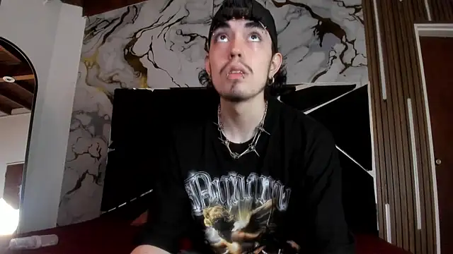 Snapshot of Couple_In_Heat chatting on February 21, 2026, 7:38 pm Couple In Heat online show from February 21, 2026, 7:38 pm