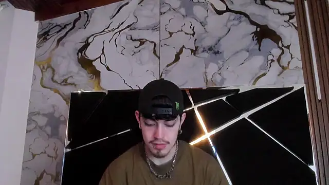 Snapshot of Couple_In_Heat chatting on February 26, 2026, 8:20 pm Couple In Heat online show from February 26, 2026, 8:20 pm