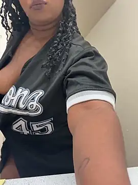 Snapshot of ShortcakeMochaa chatting on February 24, 2026, 8:42 pm ShortcakeMochaa online show from February 24, 2026, 8:42 pm