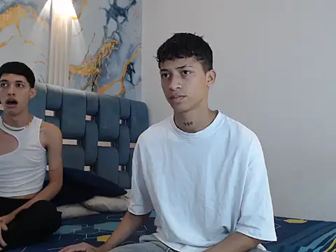 Snapshot of GOLD_BOYS chatting on February 25, 2026, 1:22 pm GOLD BOYS online show from February 25, 2026, 1:22 pm