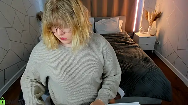 luna c0ra online show from March 29, 2026, 1:07 am