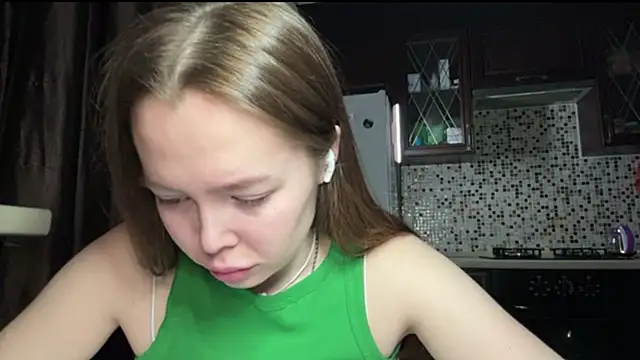 Snapshot of CorieMetier chatting on February 17, 2026, 4:43 am CorieMetier online show from February 17, 2026, 4:43 am