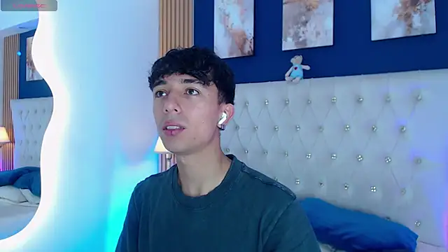 Snapshot of Aiden_Rivers_ chatting on April 22, 2026, 12:45 pm Aiden Rivers online show from April 22, 2026, 12:45 pm