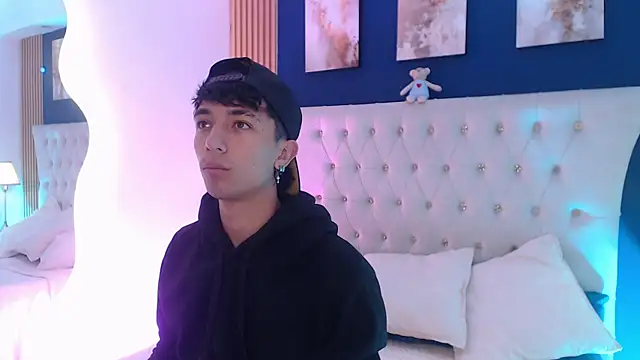 Aiden Rivers  online show from April 3, 2026, 12:44 pm